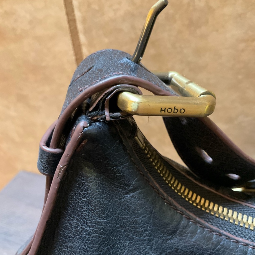 HOBO Harloh Black Leather Shoulder Bag w/ kiss-lock pocket Handbag - Picture 13 of 16
